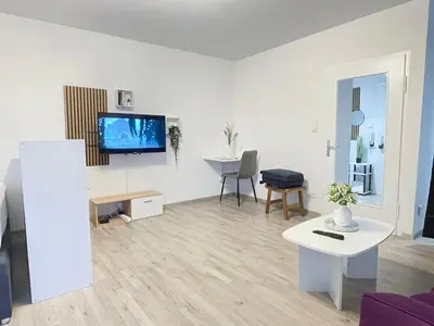 TV/Unterhaltungsangebot in der Unterkunft Perfekte 1,5 Wohnung Zentral in Leonberg gegenüber Einkaufzentrum