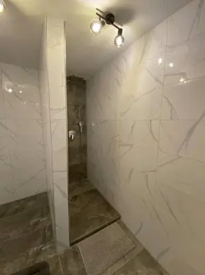 Ein Badezimmer in der Unterkunft Nisay Home - 4 Room Apartment - A2