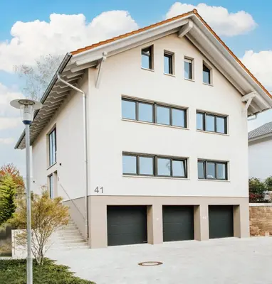 Das Gebäude in dem sich die Ferienwohnung befindet