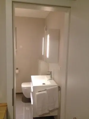Ein Badezimmer in der Unterkunft Hotel Friedrichstraße
