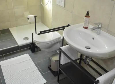 Ein Badezimmer in der Unterkunft M&D Apartments nähe Volkspark mit Balkon - Netflix - Küche