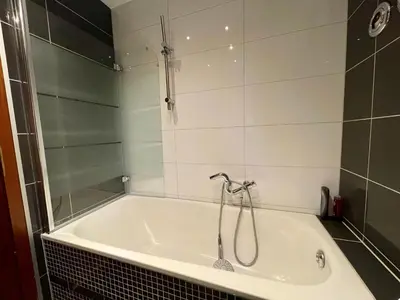 Ein Badezimmer in der Unterkunft Goldstadt Panorama Suite - City Aparament Pforzheim