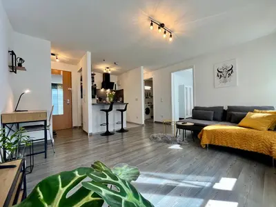 Ein Sitzbereich in der Unterkunft 2-Zimmer Kaiser-CITY-Apartment mit Balkon und Smart-TV in der Kaiserstraße in Karlsruhe beim Europaplatz