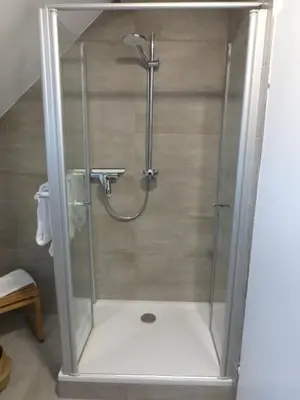 Ein Badezimmer in der Unterkunft Ferienwohnung Färberloft