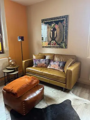 Ein Sitzbereich in der Unterkunft Nibelungen 4 Zimmer Apartment