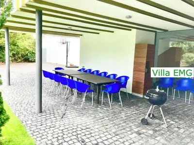 Grundriss der Unterkunft Luxus Design Ferienhaus Villa EMG Bensheim nah Frankfurt, Heidelberg mit Sauna, Schwimmteich, Garten für Familien und Gruppen bis 17 Personen