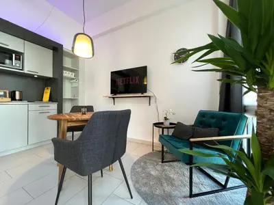 Küche/Küchenzeile in der Unterkunft The East Apartment by Rabe - Parkplatz, Smart-TV, Netflix