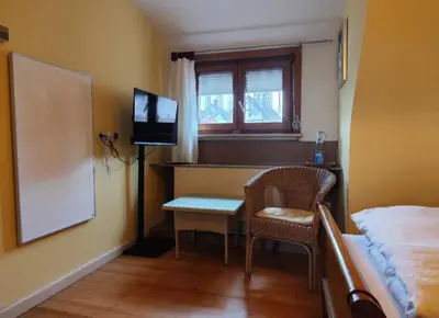 TV/Unterhaltungsangebot in der Unterkunft Zimmer mit zwei Räumen