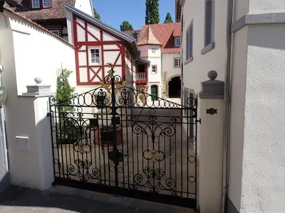 Das Gebäude in dem sich die Ferienwohnung befindet