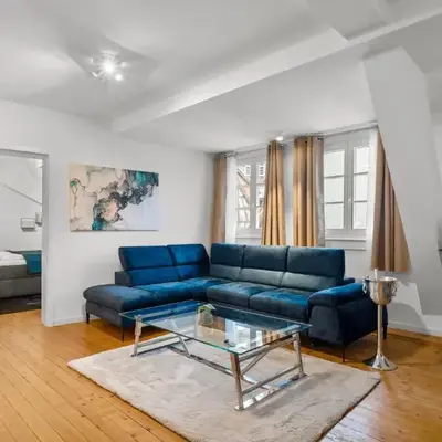 Traumhaft gelegene Altbau-Wohnung im Herzen von Weinheim - Parking