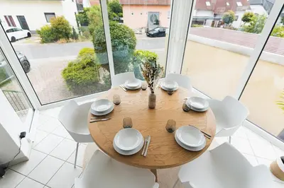 Grundriss der Unterkunft Appartment in den Weinbergen bei Mainz - mit 2x Doppelzimmern, 1x großes Wohnzimmer, Bad & Küche