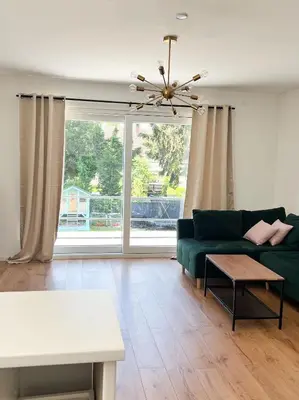 Ein Sitzbereich in der Unterkunft 2 ZKB Apartment in Mannheim Küche - Parken - Großer TV