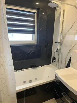 Ein Badezimmer in der Unterkunft Charmante Ferienwohnung mit Klimaanlage !