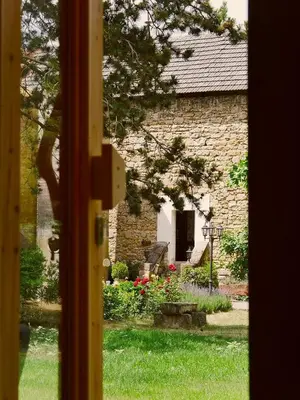 Ein Garten an der Unterkunft Urige Schlaffässer im Winzergarten inklusive Weinprobe