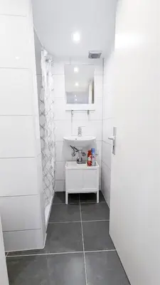 Ein Badezimmer in der Unterkunft ALFA Ludwigsburg City Apartment 3 Zimmer für 5 Personen l Parkplatz l Bad I Küche l WIFI & SmartTV l Parking l Bathroom l Kitchen