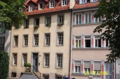 Das Gebäude in dem sich die Ferienwohnung befindet