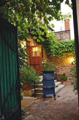 Ein Garten an der Unterkunft Der espenhof Landhotel, Tagungshotel & Weingut
