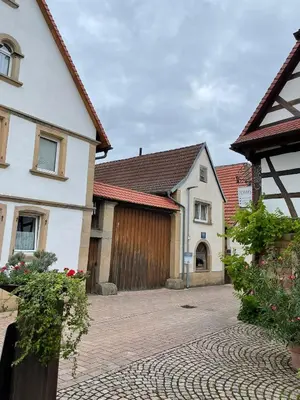 Das Gebäude in dem sich die Ferienwohnung befindet