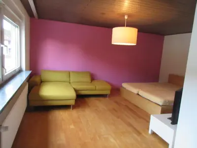 Ein Sitzbereich in der Unterkunft Ferienwohnung in Waldnähe