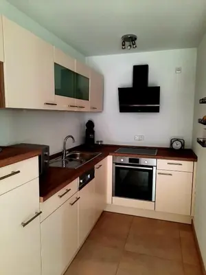 Küche/Küchenzeile in der Unterkunft Ferienappartement am Slevogtweg