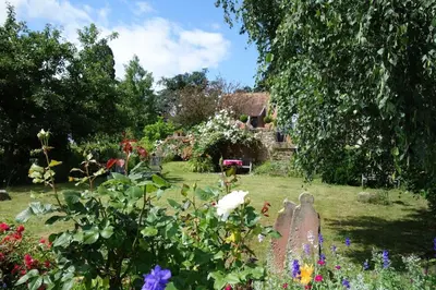 Ein Garten an der Unterkunft Traumblick Rebenmeer