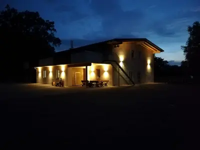 Das Gebäude in dem sich die Ferienwohnung befindet