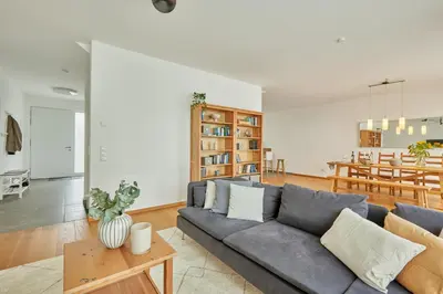 Ein Sitzbereich in der Unterkunft Exklusive Villa-Eggert mit Kamin & Terasse für 6 Personen im Bretten