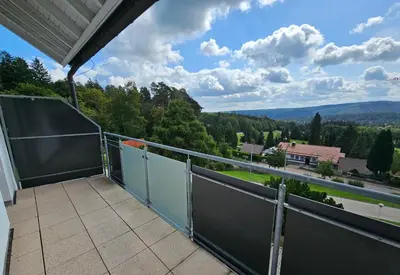 Ein allgemeiner Bergblick oder ein Berglick von der Pension aus