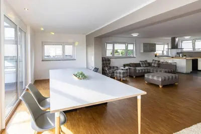 Küche/Küchenzeile in der Unterkunft Stadthaus Neckarsulm serviced apartments – Penthouse Erlenbach