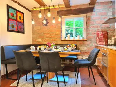 Ein Sitzbereich in der Unterkunft AVAHOME: Haus für 16, WLAN, Parkplätze, Netflix, Nespresso