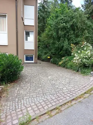 Ein Garten an der Unterkunft Ruhe genießen und wohlfühlen auf 70m²