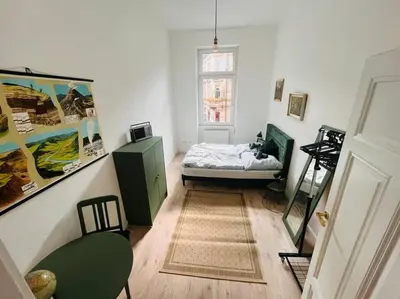 Ein Bett oder Betten in einem Zimmer der Unterkunft Künstlerisches Apartment