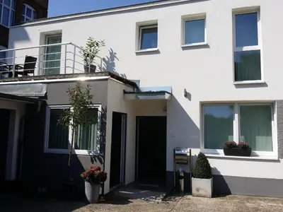 Das Gebäude in dem sich die Ferienwohnung befindet