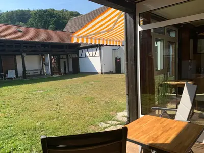 Das Gebäude in dem sich die Ferienwohnung befindet