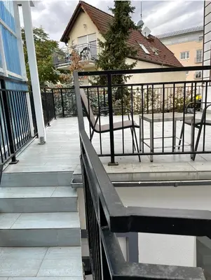 Ein Balkon oder eine Terrasse in der Unterkunft Schönes gemütlicher Zimmer In Zentrum Rüsselsheim