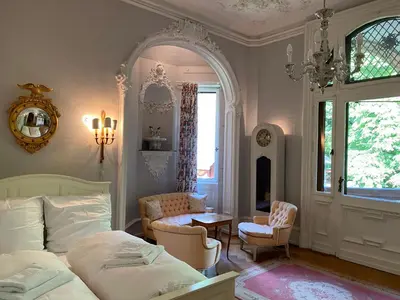 Ein Sitzbereich in der Unterkunft Schloss Langenzell, Grafensuite