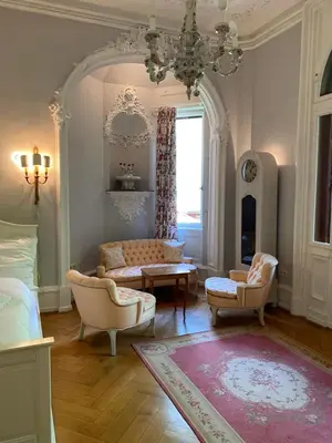 Ein Sitzbereich in der Unterkunft Schloss Langenzell, Grafensuite