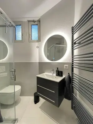 Ein Badezimmer in der Unterkunft Stylisches Apartment in zentraler Lage mit Balkon