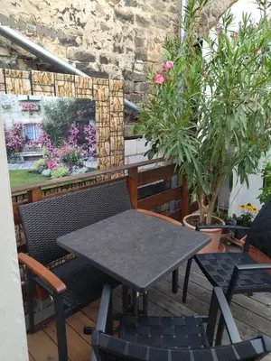 Ein Garten an der Unterkunft Ferienhäuschen am Heumarkt