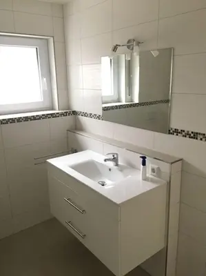 Ein Badezimmer in der Unterkunft 2 Zimmer Traum mit Terrasse am Kocher Jagst Radweg nähe Heilbronn