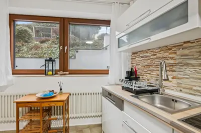 Küche/Küchenzeile in der Unterkunft Schöne EinliegerWhg (74m²) in Villa mit Traumlage