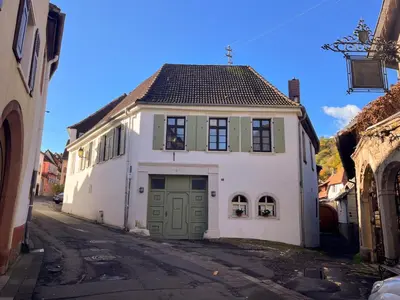Das Gebäude in dem sich die Ferienwohnung befindet