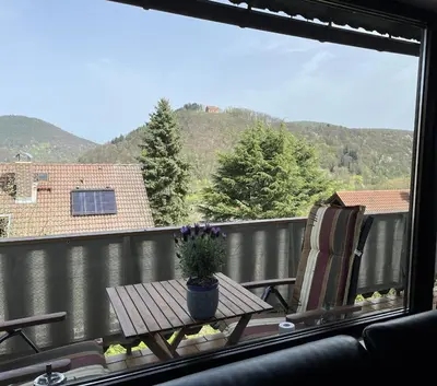 Ein allgemeiner Bergblick oder ein Berglick von der Ferienwohnung aus