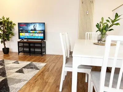 TV/Unterhaltungsangebot in der Unterkunft Modern Ruhig 6 Gäste 110m2 Wlan