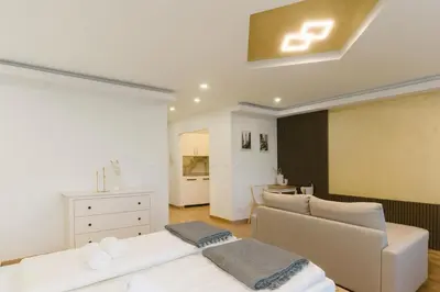 TV/Unterhaltungsangebot in der Unterkunft Modernes City Apartment in Top Lage, Balkon, kostenloser Parkplatz max 1,65m Höhe und 1,8m Breite