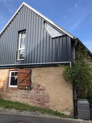 Das Gebäude in dem sich die Ferienwohnung befindet