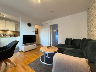 TV/Unterhaltungsangebot in der Unterkunft Zentrales 2-Zi Apartment by Rabe - Historische Kirche, Smart-TV, Netflix