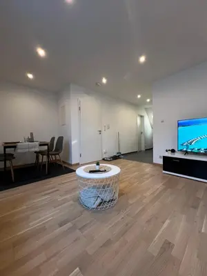 TV/Unterhaltungsangebot in der Unterkunft Moderne Wohnung Karlsruhe Neureut, Fußbodenheizung - Regendusche - Waschmaschine - Stellplatz