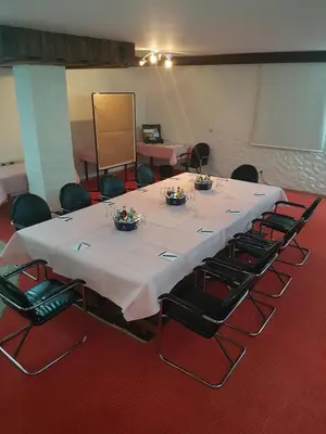 Der Geschäftsbereich oder Konferenzraum in der Unterkunft Hotel Büchner Garni
