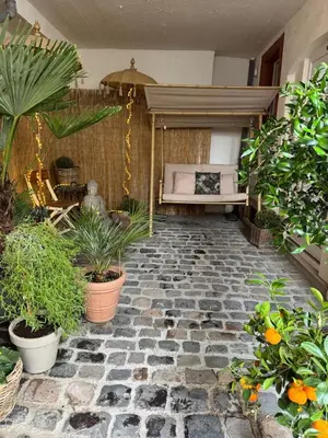 Ein Garten an der Unterkunft Gemütlich & einzigartig: Altbauloft in Edenkoben